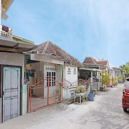 Wisma Pinggir Mitra Reddoorz تانجونغ بينانغ المظهر الخارجي الصورة