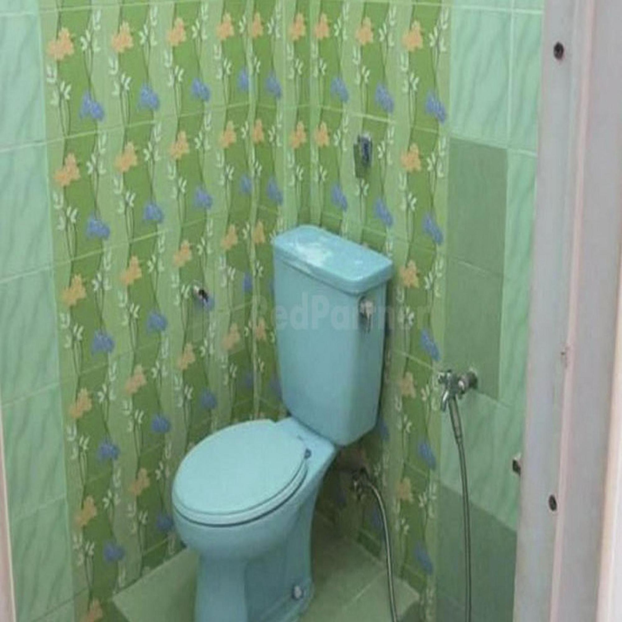 Wisma Pinggir Mitra Reddoorz تانجونغ بينانغ المظهر الخارجي الصورة